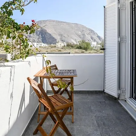 Santorini Life Vibrant Studio Only 50M From The Beach Perissa  Exterior photo