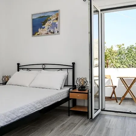 Santorini Life Vibrant Studio Only 50M From The Beach Perissa  Exterior photo