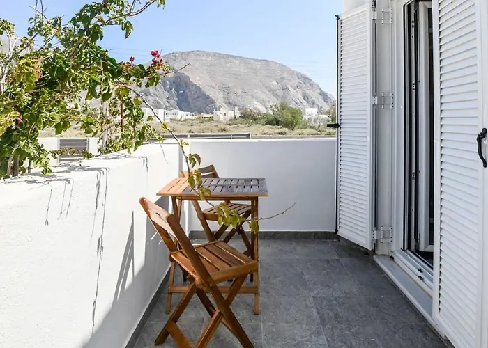Santorini Life Vibrant Studio Only 50M From The Beach