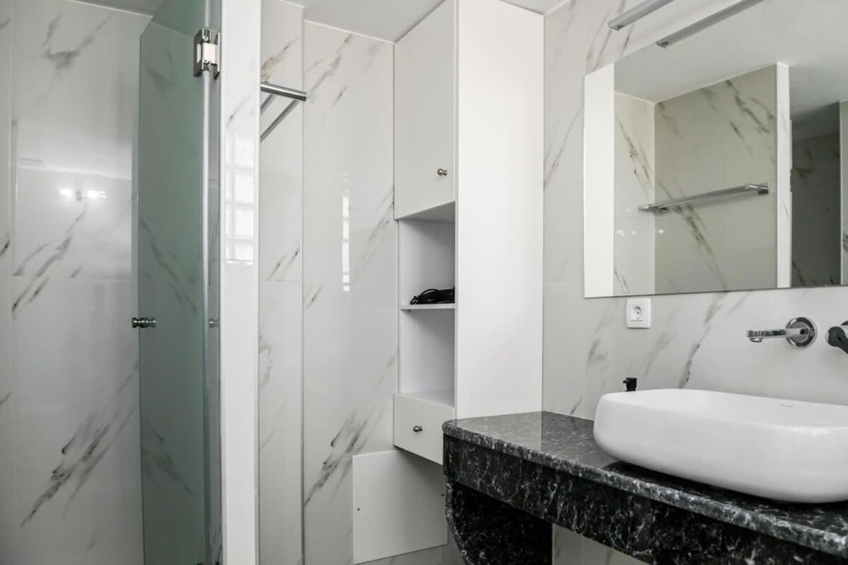 Apartment Santorini Life Vibrant Only 50m From The *