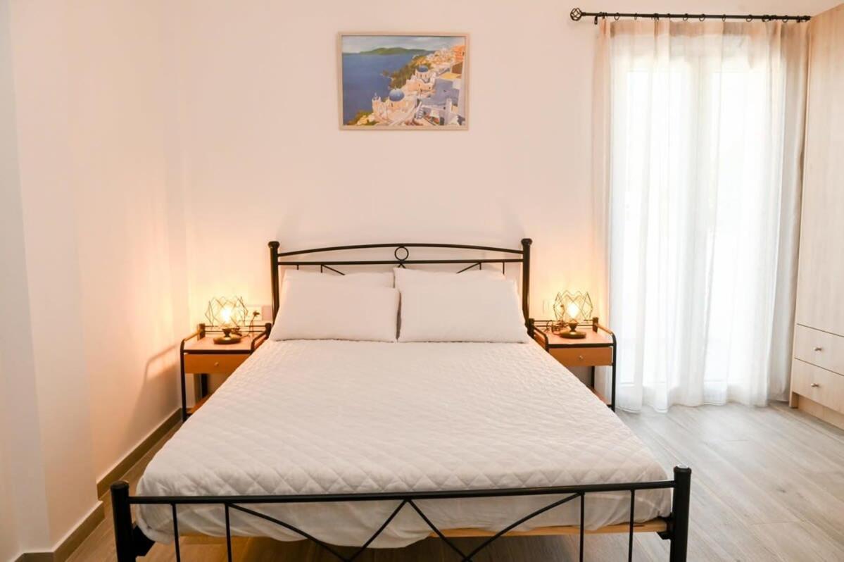Apartment Santorini Life Vibrant Only 50m From The