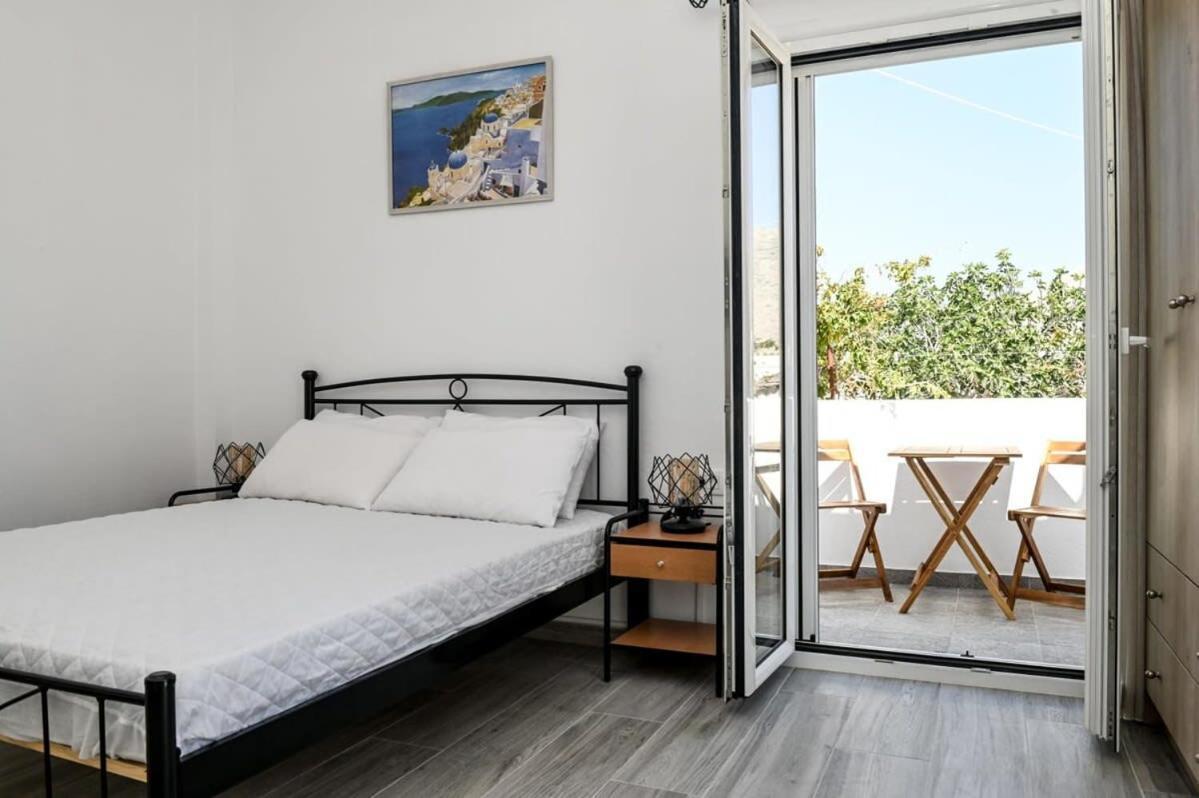 Apartment Santorini Life Vibrant Only 50m From The